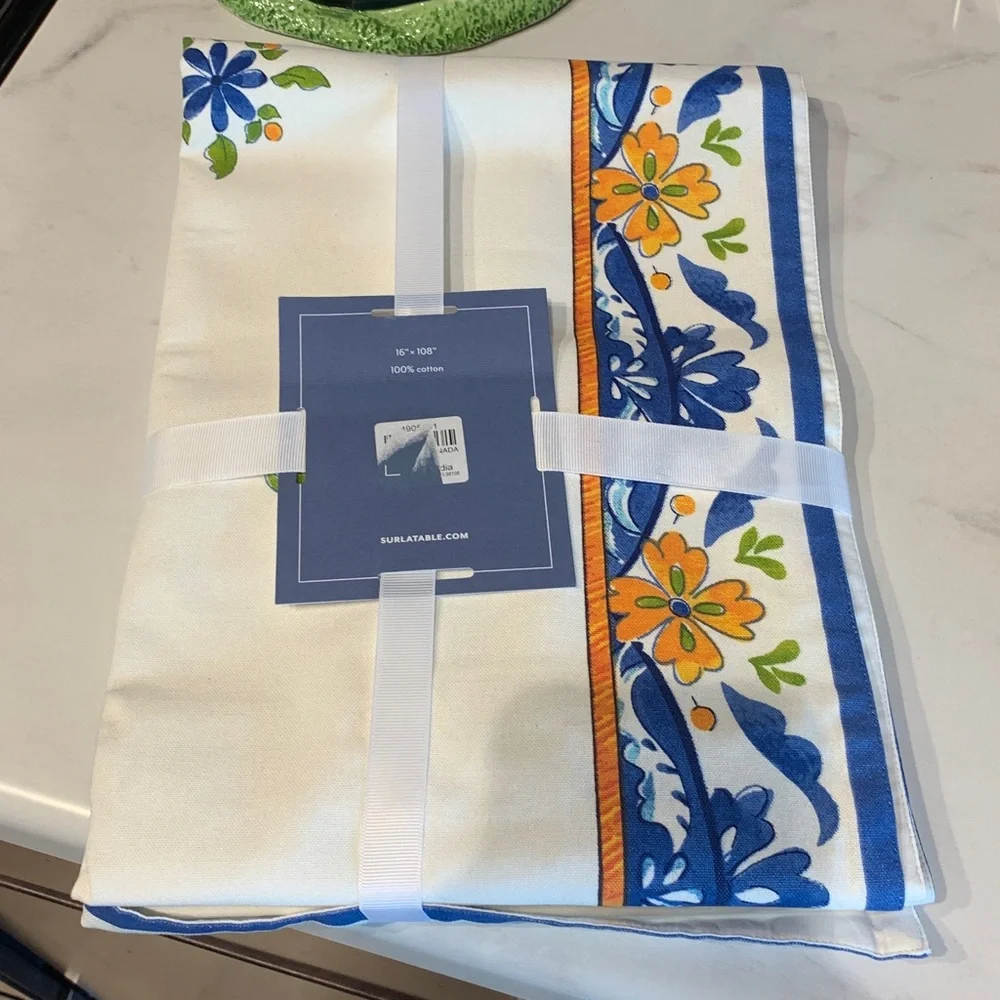 NEW Sur la Table Granada Table Runner 108x16 and 8 NEW matching napkins 20x20